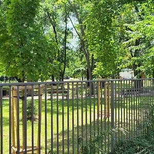 Spacious Two-bedroom Condo,big Balcony,freeparking Apartament Warszawa